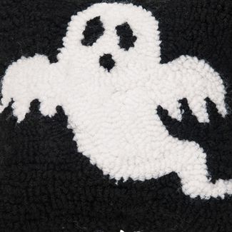 Spooky Ghost Hooked Pillow  C & F   