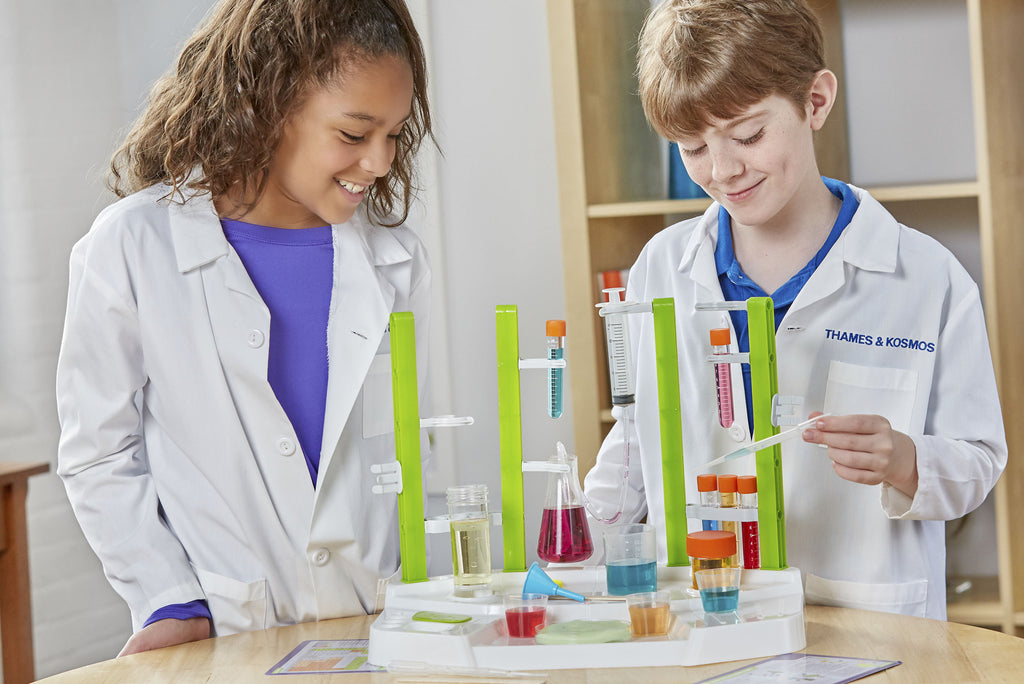 Ooze Labs - Chemistry Station  Thames & Kosmos   